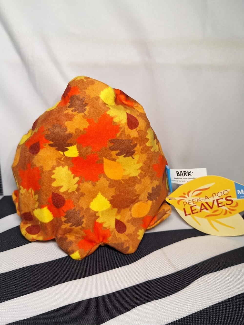 NWT Bark Peek-a-Poo Leaves Dog Toy M-L